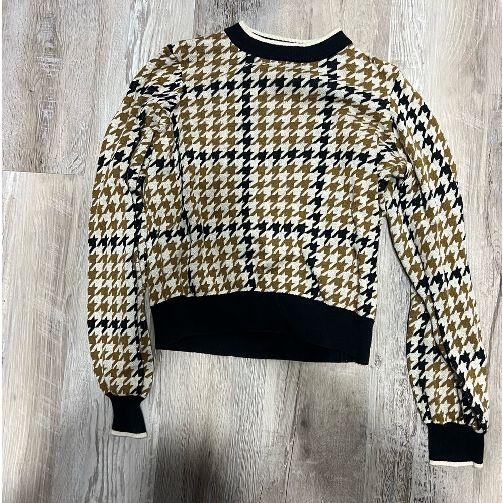 Cute houndstooth sweater